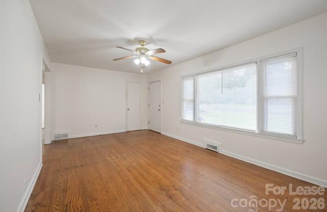 7122 Mallard Creek Road Gallery 4