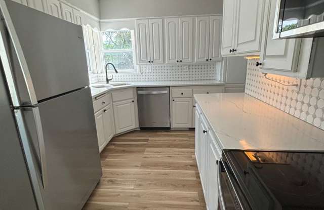 3 bedroom, 1 bath house for rent right by Kittrell Elementary School! photos photos