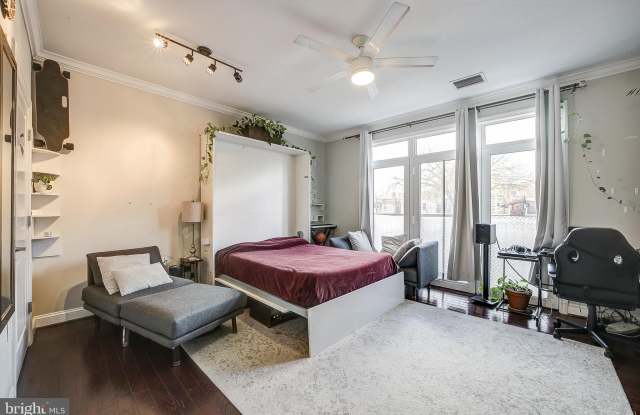 1391 PENNSYLVANIA Avenue SE unit: 253 - 1391 Pennsylvania Avenue Southeast, Washington, DC 20003