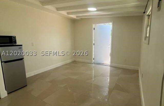 1629 NE 177 ST Gallery 2