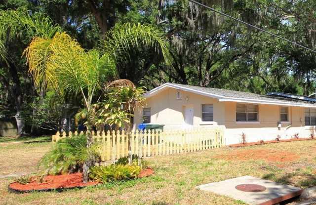603 6TH STREET NE - 603 6th Street Northeast, Largo, FL 33770