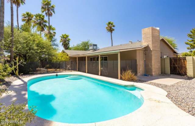 4077 E CHOLLA Street Gallery 2