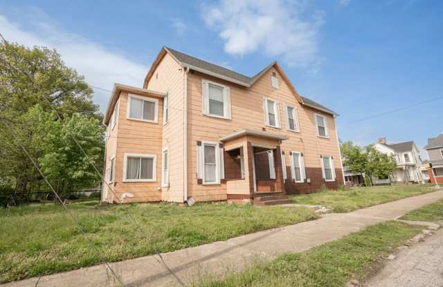 Bright Newly Remodeled 1BR House in Terre Haute Apt 2 Gallery 3