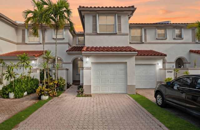 10966 NW 43rd Ter Gallery 1