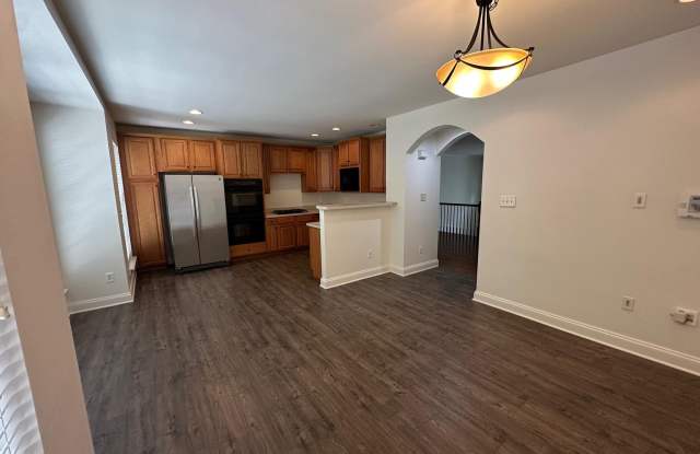21844 LADYSLIPPER Square Gallery 3