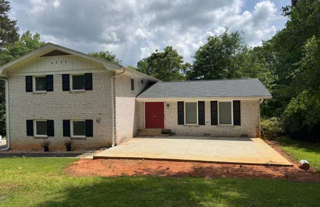Wonderful Stone Mountain 4 bed 2.5 bath Home on Basement. photos photos