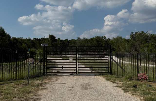 Hill Country Living - Gated & Fenced 3 Bedroom House on 1 Acre in Fischer Gallery 3