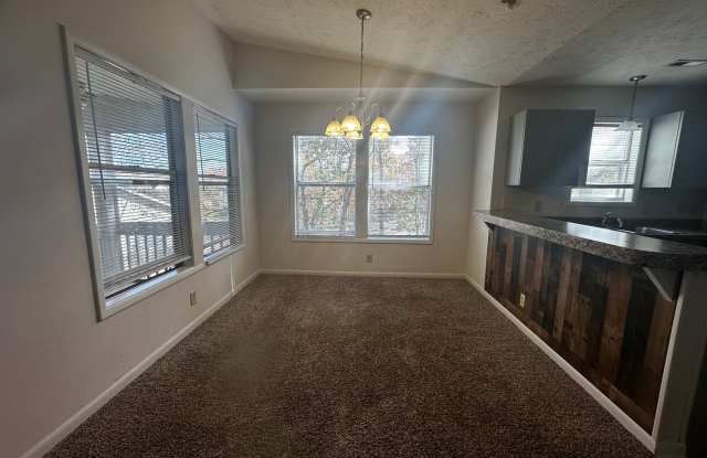 6764 Willowbrook Apt 9~Fayetteville, NC 28314 **2 WEEKS FREE RENT OFF FIRST FULL MONTH'S RENT** photos photos