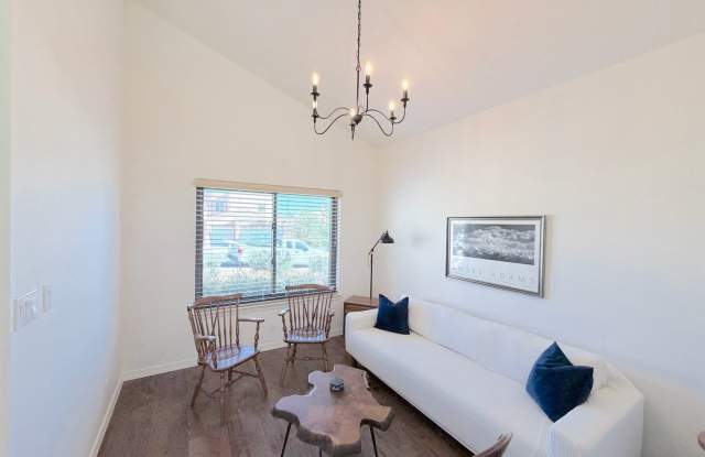 Stylish Fully Furnished 3BR/2.5BA Retreat in NW Albuquerque with Mountain Views Gallery 3