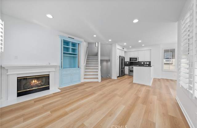 303 Tall Oak Gallery 4