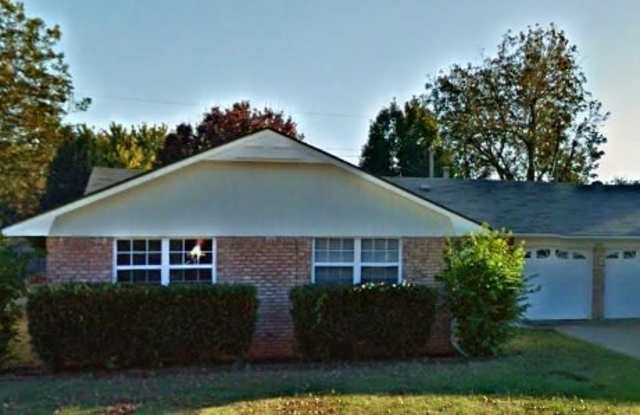Beautiful Brick Home with a Central Location - 720 Briarcrest Drive, Midwest City, OK 73110