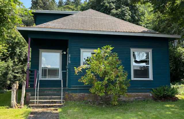 Great 5 Bedroom + 2 Bath House with Flexible Move In Date! photos photos
