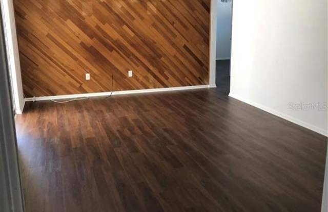 1848 YALE DRIVE Gallery 3