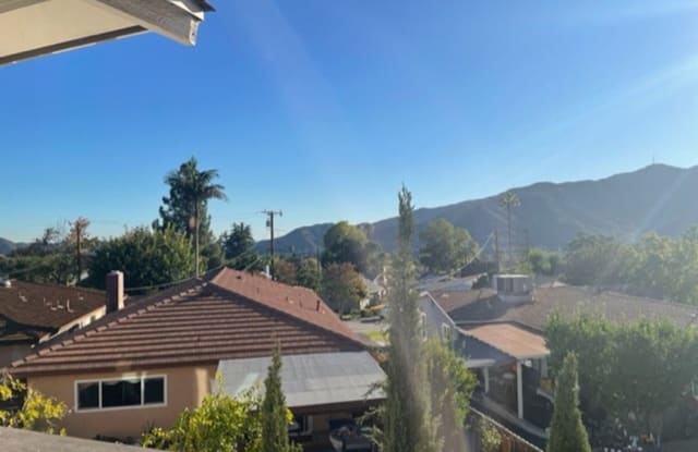 2526 Foothill 1/2 Gallery 3