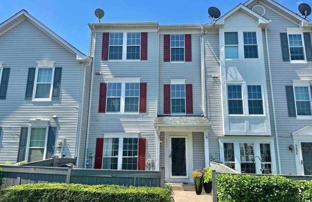 Fantastic 3 Bedroom Townhouse in Wellington/Cloverhill Manassas, VA - 9334 Witch Hazel Way, Manassas, VA 20110