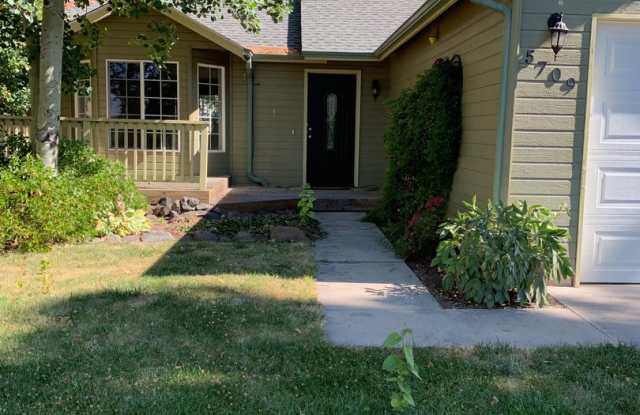 3 bedroom 2 bathroom Home - Ferndale Subdivision - South Suburbs photos photos