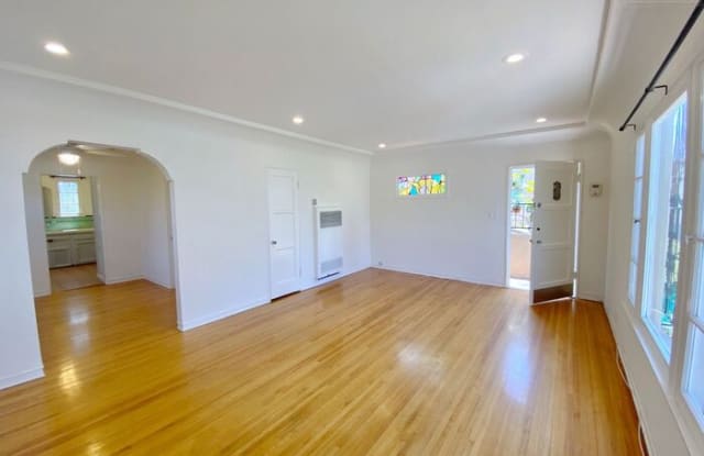 1430 1/2 South Crescent Heights Boulevard Gallery 3