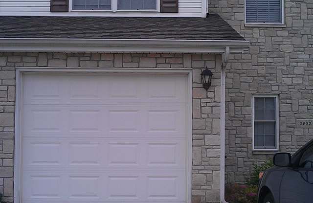 3 bedroom, 2.5 bath Townhouse: Oaklawn Park! Gallery 1