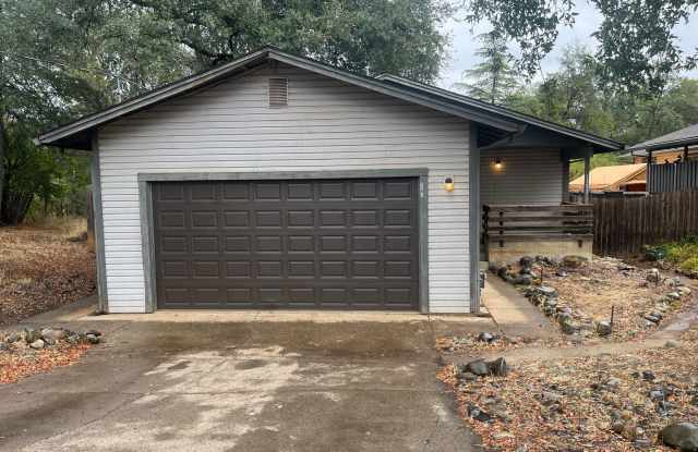 Shasta Lake Home with new LVP!! photos photos Shasta Lake Home with new LVP!! photos photos