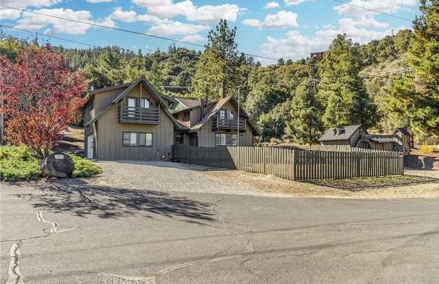 Charming 4BR Home with Mountain Views photos photos Charming 4BR Home with Mountain Views photos photos