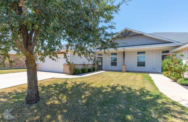 3/2/2 READY TO RENT! Gallery 3