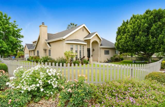 Gorgeous 3,000+ sq ft home in Glendora with Pool! photos photos