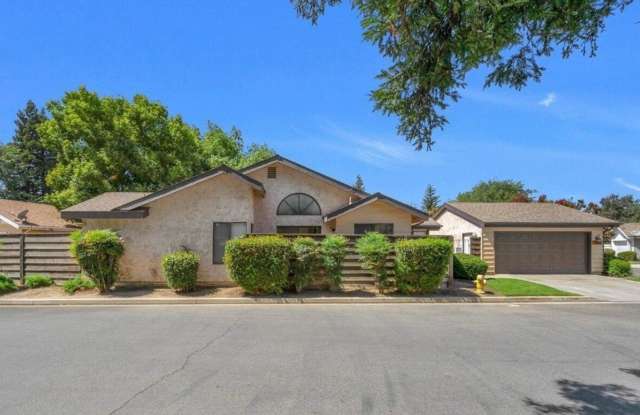Cozy Home for rent in Visalia photos photos