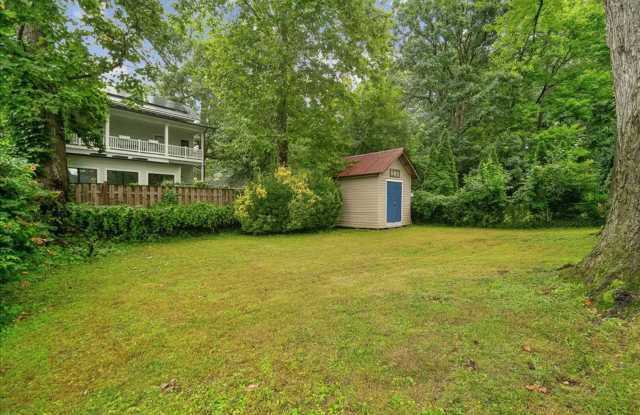*OPEN HOUSE 9/25 @ 5:30-6:30PM & 9/27 @ 3-4:30PM* / Beautifully updated 4 BE Bungalow in Kensington, awesome deck overlooking large backyard! FREE WiFi! Gallery 4