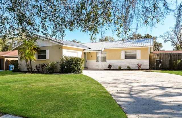 527 Robin Hill Circle photos photos