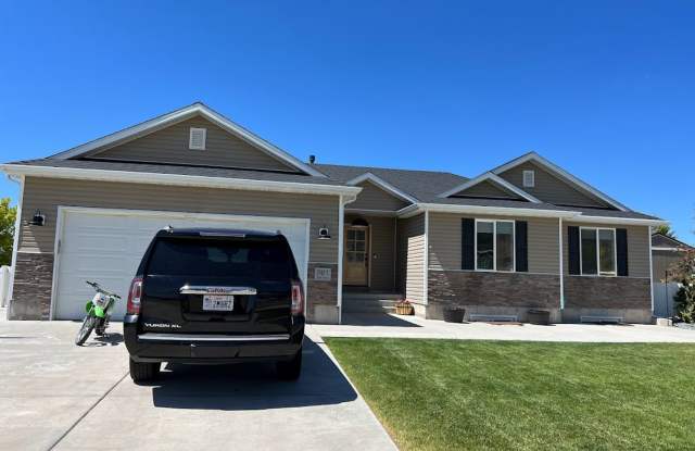 Newly Remodeled Custom Home - 1943 Katie Court North, Enoch, UT 84721
