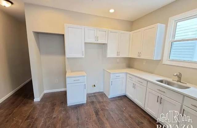 662 Grove Street photos photos