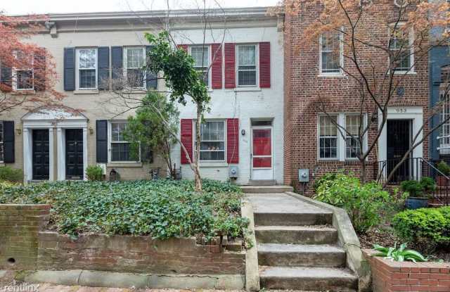 955 25th St NW - 955 25th Street Northwest, Washington, DC 20037