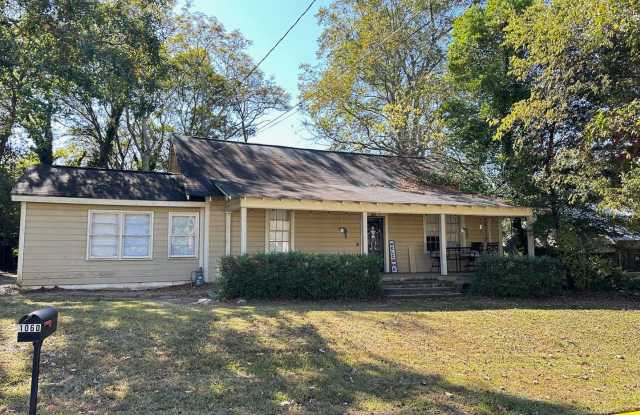 Four Bedroom on Oconee St. Available for Pre-Lease Gallery 3