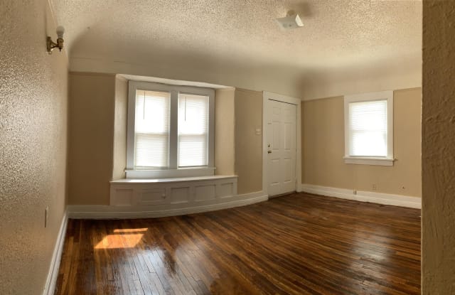 1100 Wallace Gallery 3