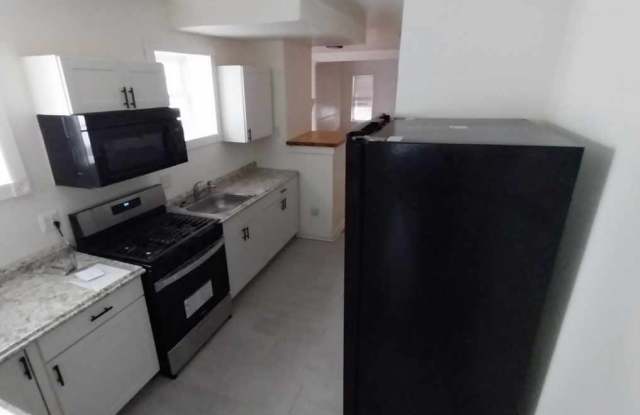 707 S. Harrison Street - - Gallery 4