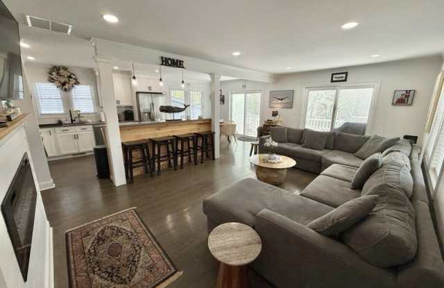 39 Edgefield Avenue Gallery 3
