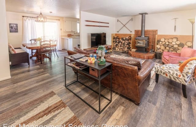 16354 Skyliners Road - 16354 Skyliners Road, Deschutes County, OR 97703