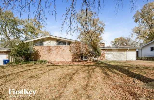 2405 Brook Drive photos photos