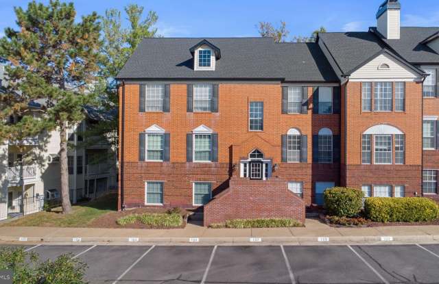 676 GATEWAY Drive SE unit: 805 - 676 Gateway Drive Southeast, Leesburg, VA 20175