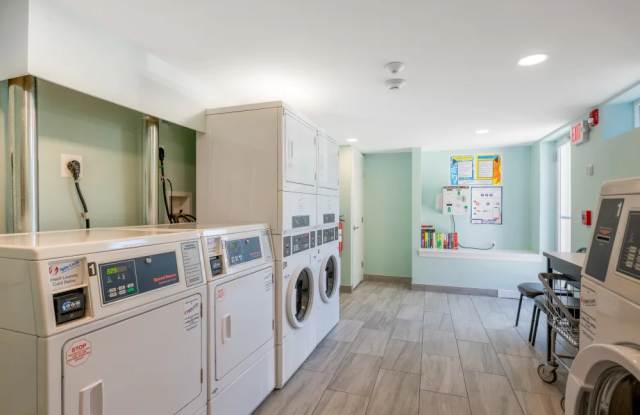 Cloverdale Apartments Gallery 3