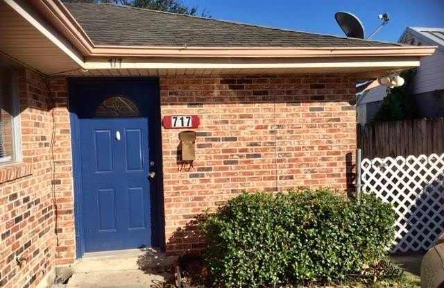 717 EDENBORN Avenue photos photos