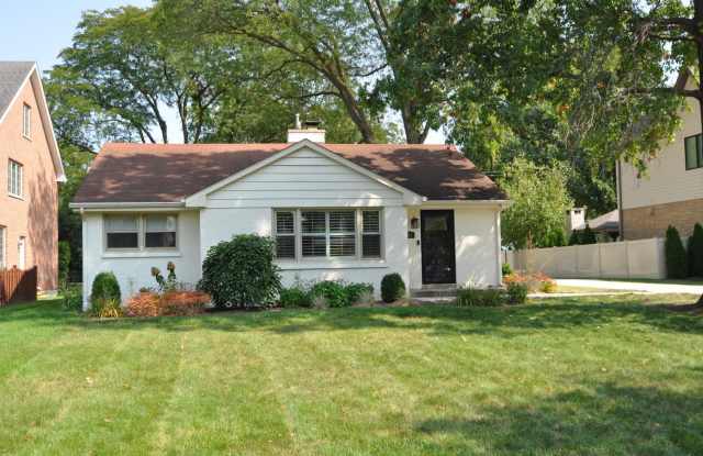 5429 Lawn Avenue - 5429 Lawn Avenue, Western Springs, IL 60558
