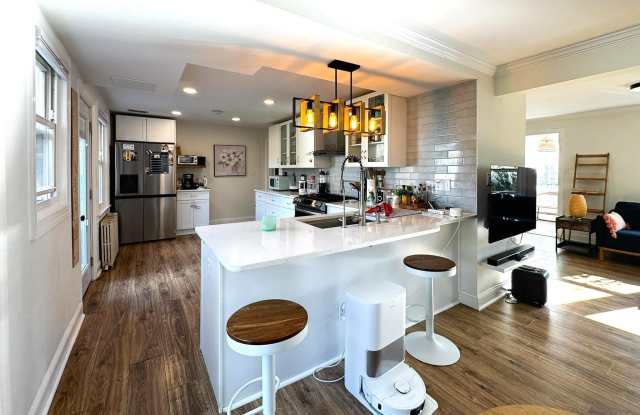 10712 WARWICK Avenue photos photos