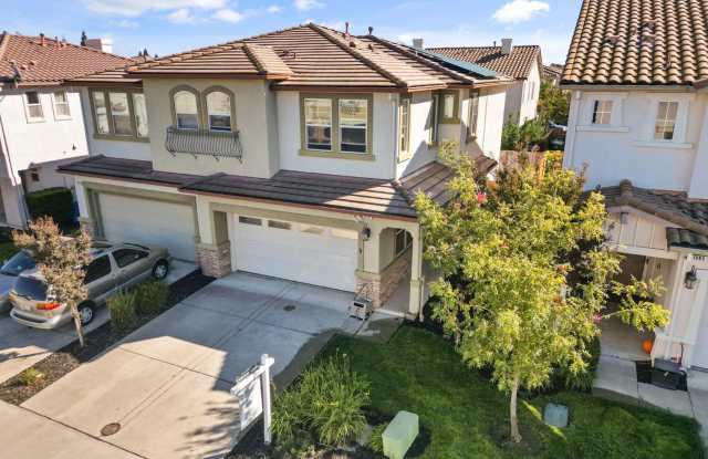 1079 Portofino Ave – Modern 3BR/2.5BA with Solar, Available Now Gallery 3