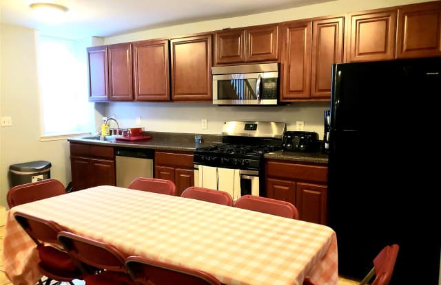 33 BEACH ST - 33 Beach Street, Jersey City, NJ 07307