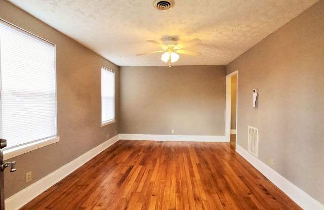 3262 Sutherland Avenue Gallery 3