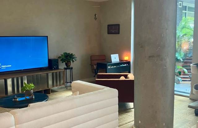 Charming 1BR Condo in Denver Gallery 4
