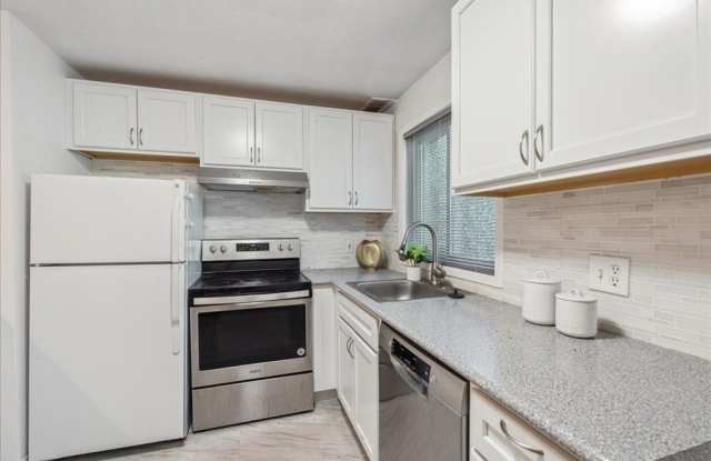 82 Lionel Ave unit: A photos photos