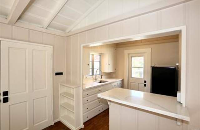 445 Graceland Drive Gallery 3