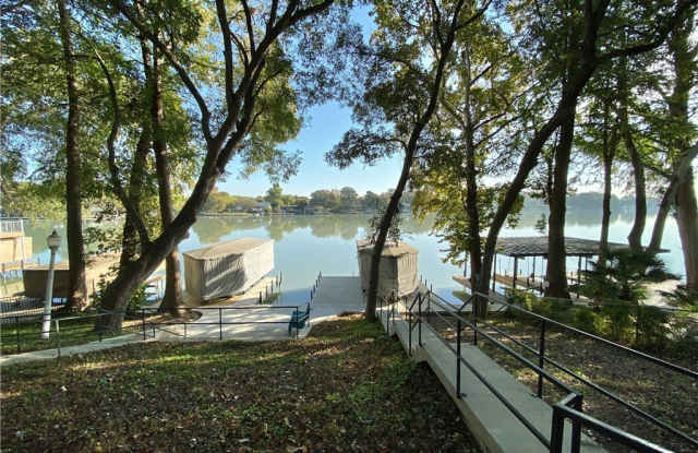 906 Lakeview Trail Gallery 2